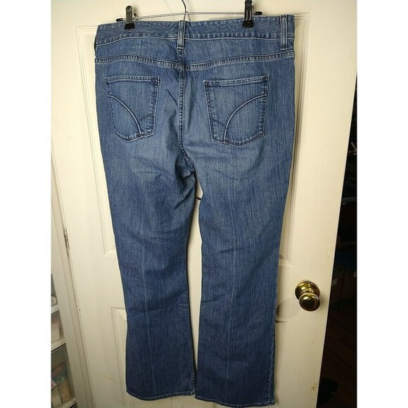 Eddie Bauer Blue Denim Medium Wash Classic Jeans. Size 14R - Picture 12 of 12